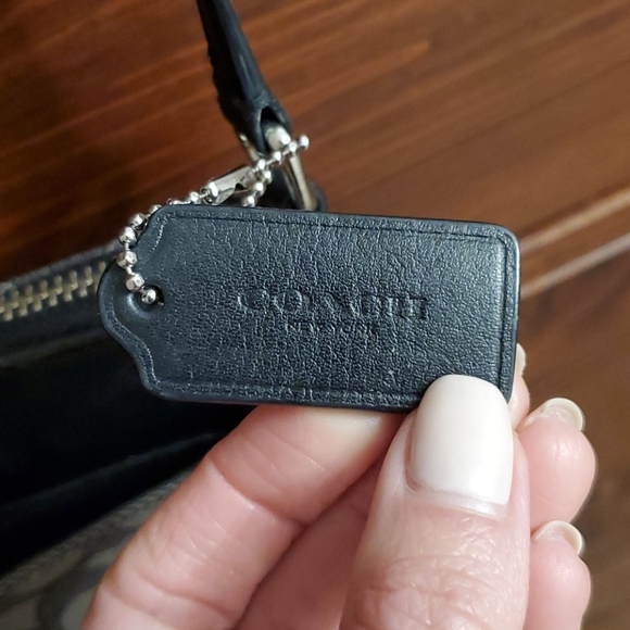 Coach Bag - Picture 3 of 10